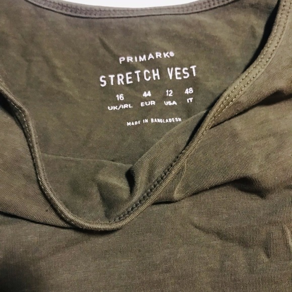 Size Large 5 item Bundle Tank Top & Tees - Picture 9 of 13